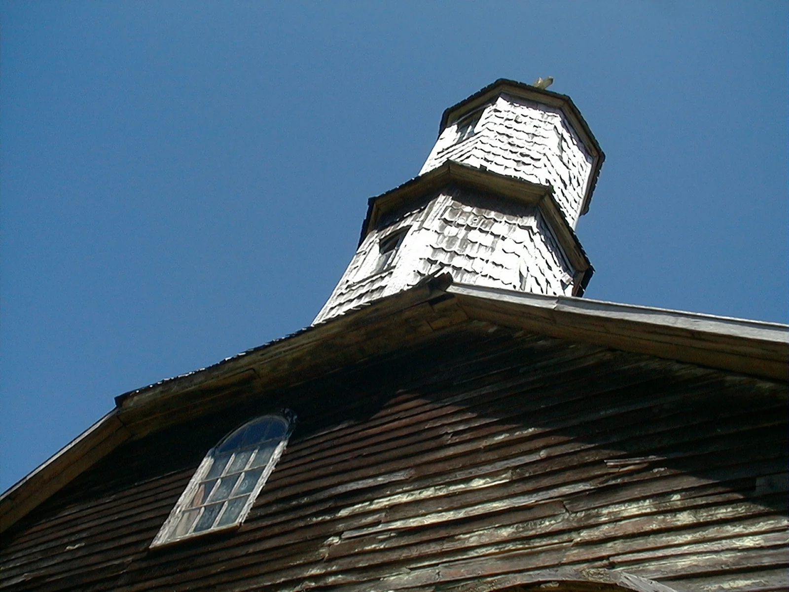 Iglesia de Colo antes de la restauración